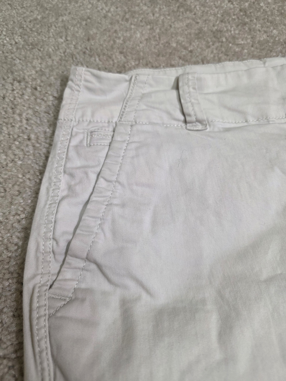 Vineyard Vines White Cargo Shorts Size 6 - Picture 7 of 10